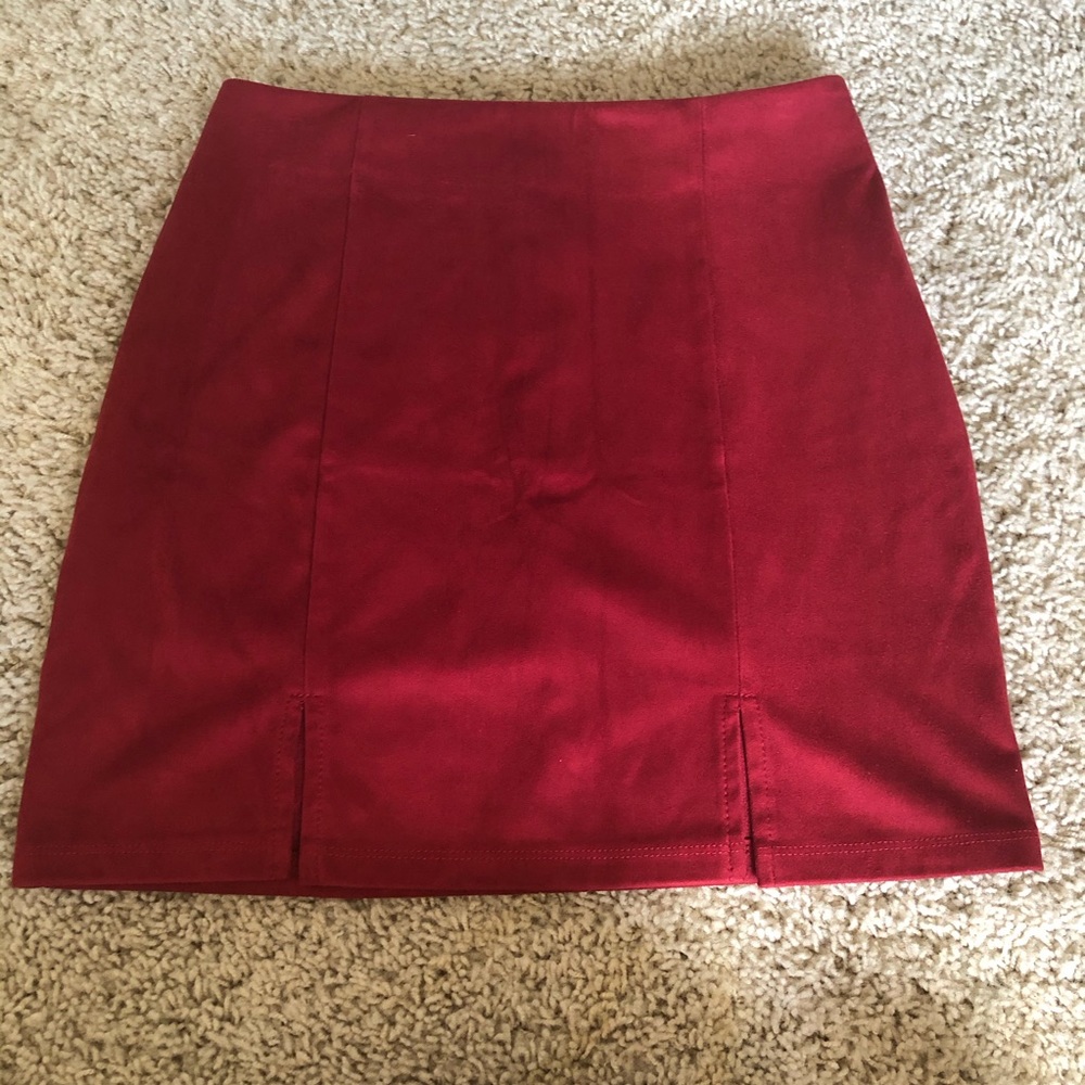 RED MINI SKIRT